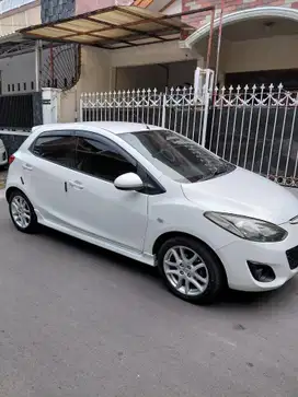 Mazda 2 2012 Bensin