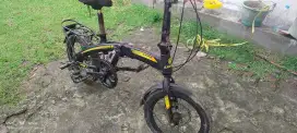 sepeda lipat bekas