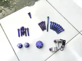 Baut titanium honda