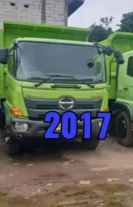 DUMP TRUCK HINO