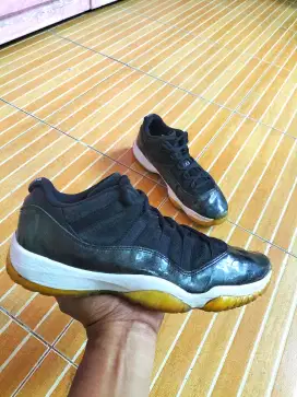 Sepatu jordan retro 11 uk.43 ori second
