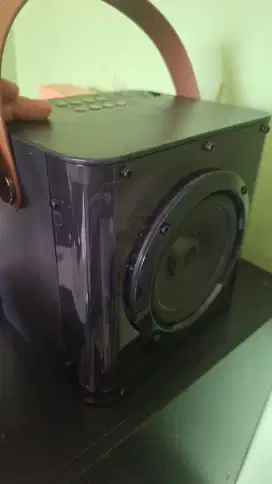 LIKE NeW!! SPEAKER ADVANCE V10