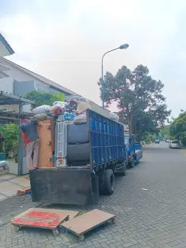 Jasa pindahan rumah pakai truk double 6 ban