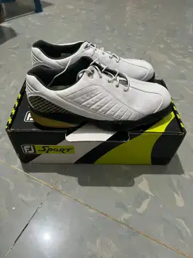 Sepatu golf men bekas