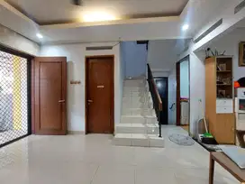 Dijual Rumah 2 Lantai Strategis di Kota Harapan Indah – Semi Furnished