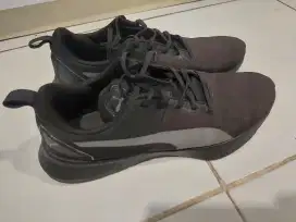 Puma Runner Hitam