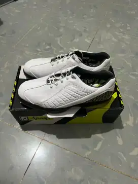 Sepatu olahraga golf footjoy