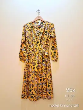 Dress fashion wanita