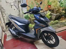 Honda Beat Deluxe Iss Biru silvet 2022 .