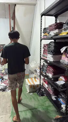 Di cari cowo untuk me ngepress baju