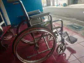 Kursi roda bekas