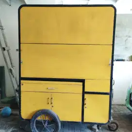 Gerobak jualan makanan