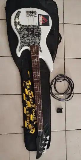 Dijual Cepat Gitar Bass