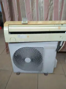 AC  Toshiba 1/2 Pk jual cepat saja