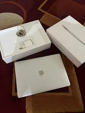 Macbook Air M1 ex ibox 256gb pemakaian kantor