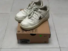 Sneakers / Sepatu Nike Air Force 1 LV8 NN (GS) UK 3.5