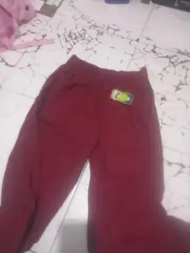 Celana panjang sekolah