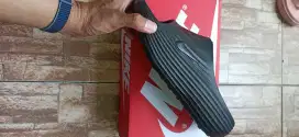 Sendal nike react rejuven 8