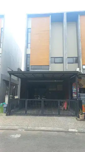 Di Jual Cepat / Take Over Rumah Kantor di Garden House Grand Wisata