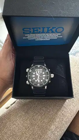 Seiko prospex SNJ028P1 diver solar