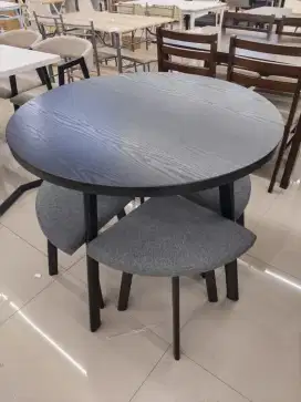 Meja makan set bulat