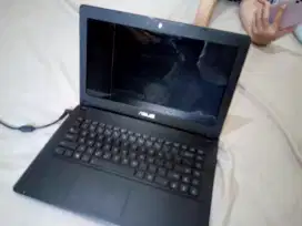 Lapto Asus X45CP 
Prosesor : 
Intel Core i3 @ 1,8 Gghz