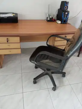 Kursi Direktur & Meja kerja dijual cepat