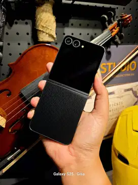 Samsung​ Galaxy Z Flip 6
