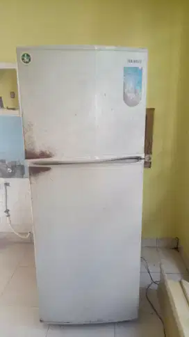 Kulkas bekas 2 pintu Samsung
