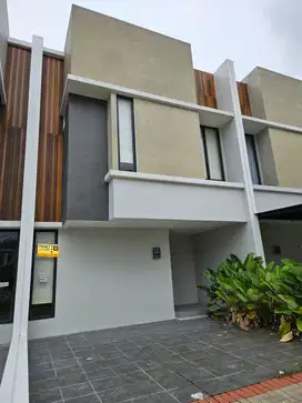 Rumah Siap Huni Bebas Banjir Strategis 5 menit Stasiun KRL Jurangmangu