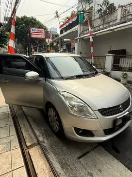 JUAL SUZUKI SWIFT GX AT 2014
