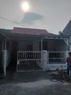 Rumah di sewakan di perumahan griya hijau alam sutera