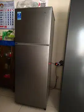 Dijual Kulkas Aqua 2 Pintu tanpa bunga es