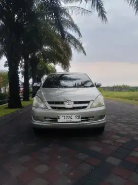 Toyota innova g 2005 matic pajak plat baru