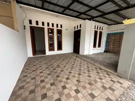 Dikontrakan/Sewa  Rumah Pertahun