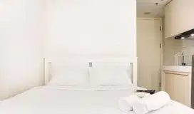White Comfy & Clean Studio Apartment Springlake Summarecon Bekasi