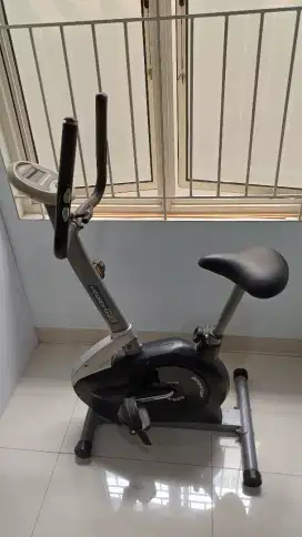 Sepeda Statis Sportop B600