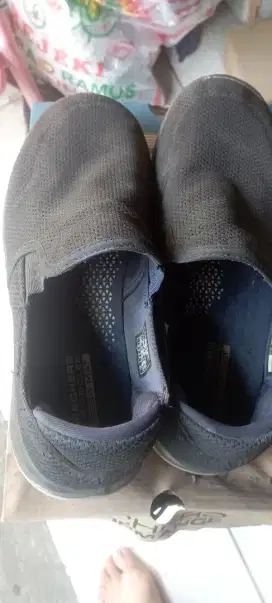 Di jual sepatu Skechers