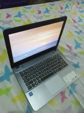 Laptop Asus 16 inch