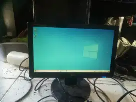 Monitor LCD merk LG kondisi normal