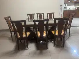 Meja makan 8 kursi dijual murah
