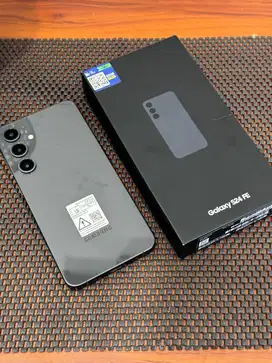 Samsung S24 FE 8/256 likenew