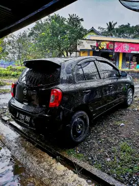 Nissan march 1.5 1500cc AT hitam 2015