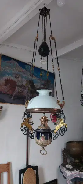 Lampu mayorika procelin / keramik kuno , ori dan utuh