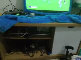 Meja tv masih baru