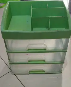 Rak kosmetik 3laci