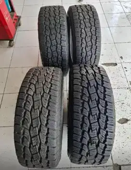Jual cepat Toyo open coutry 265 65 r17 istimewa