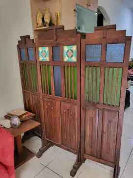 Partisi kayu jati