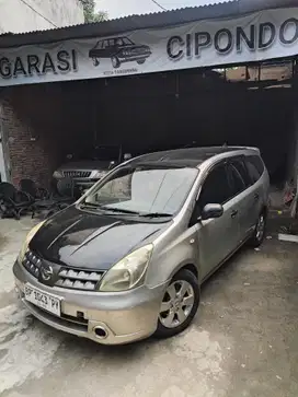 Nissan Grand livina 2010 Bensin