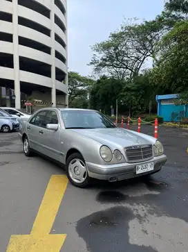 Mercedes-Benz E230 1997 Bensin